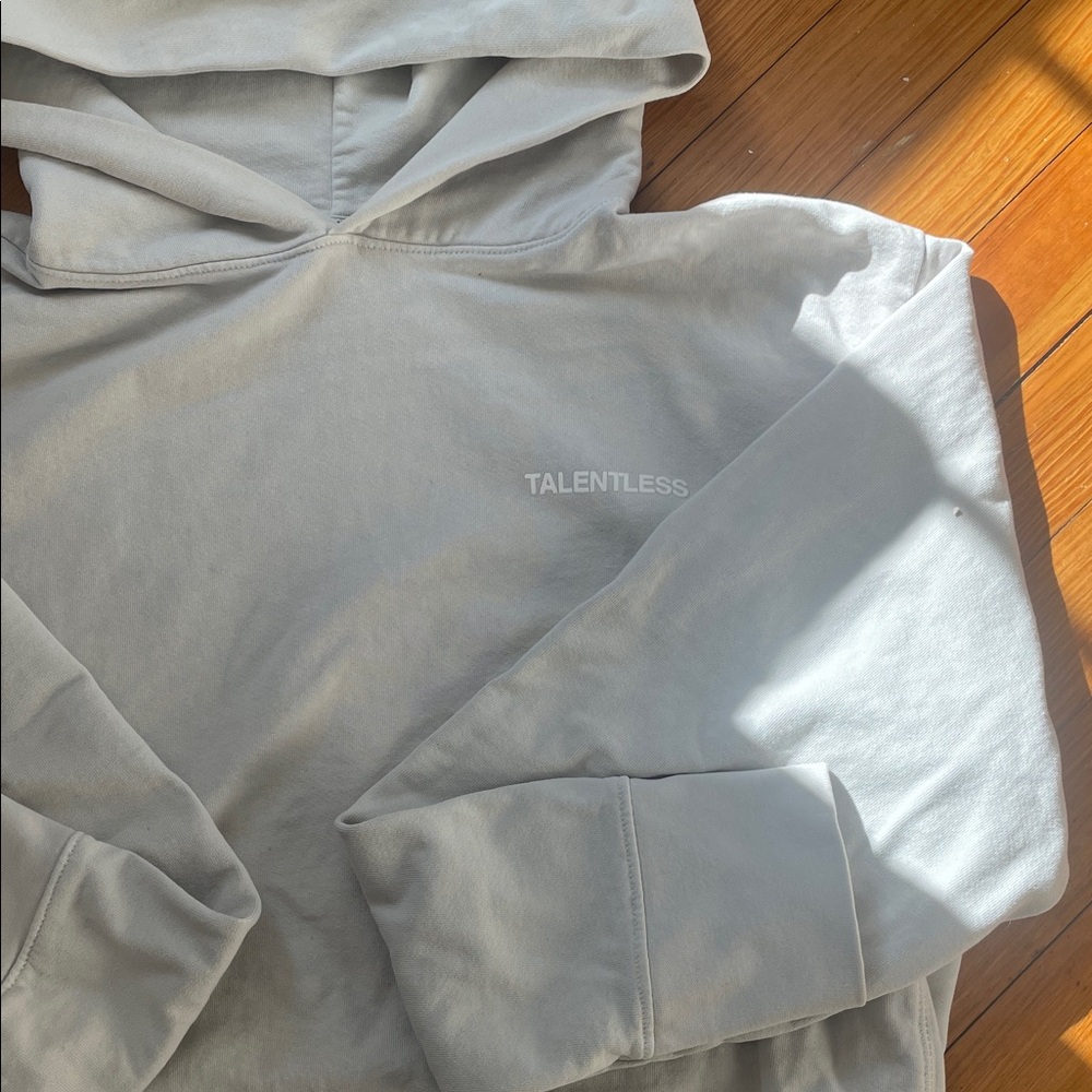 Talentless XL Cement colored hoodie XL